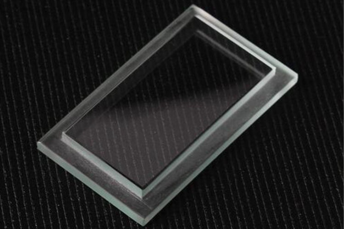 Customized step glass window sample -- dual-step optical glass panel, side profile detail