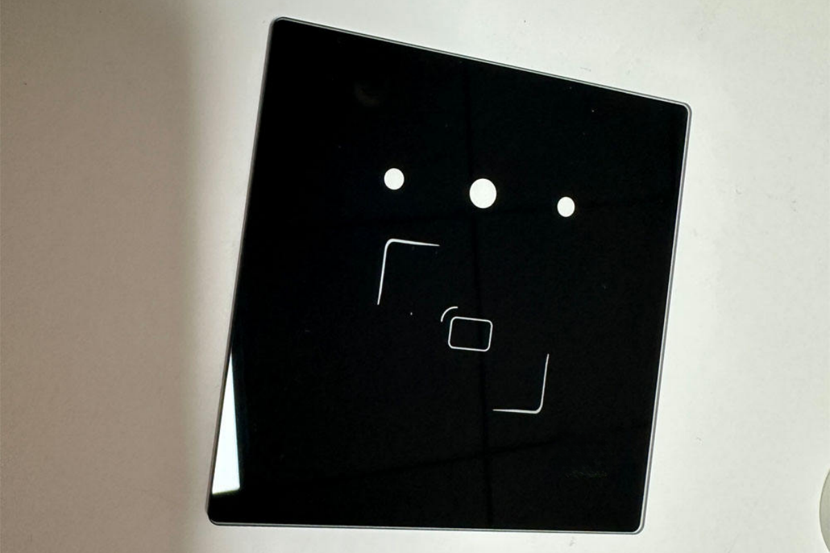 Smart home scene control panel with AF anti-fingerprint coating and polycarbonate substrate