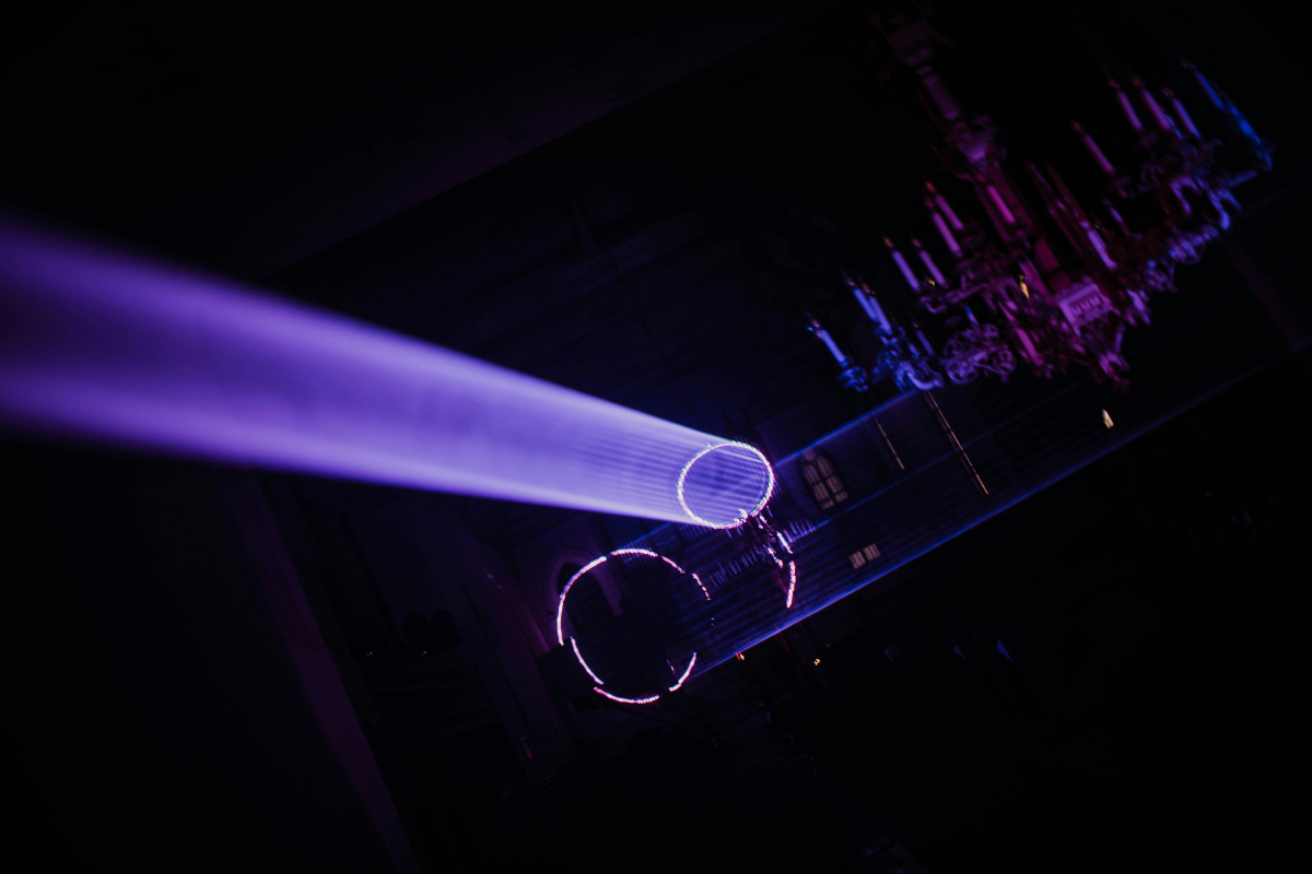 Step glass window in laser systems and beam management