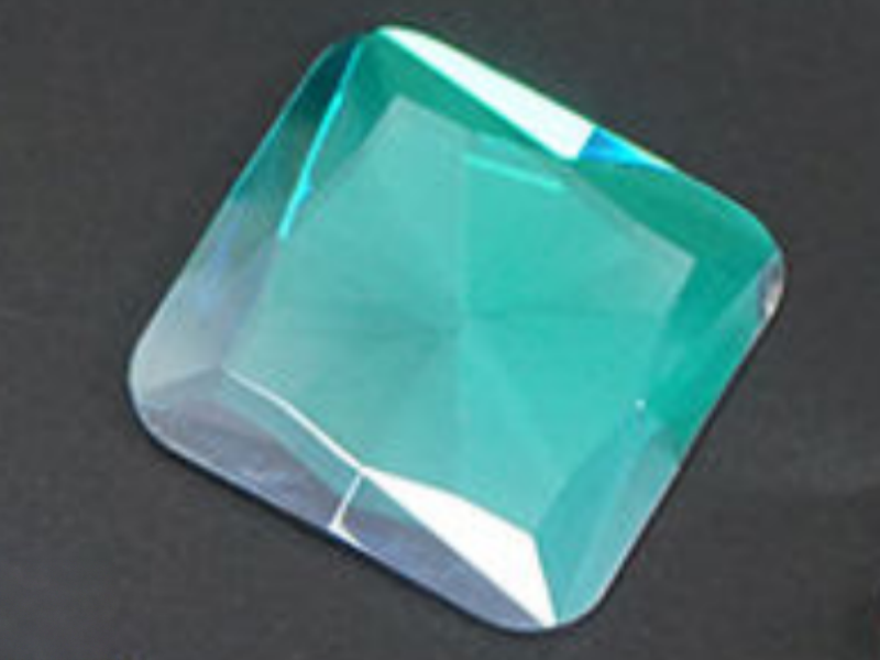 Borosilicate and fused silica sight glass for high-pressure industrial vessels