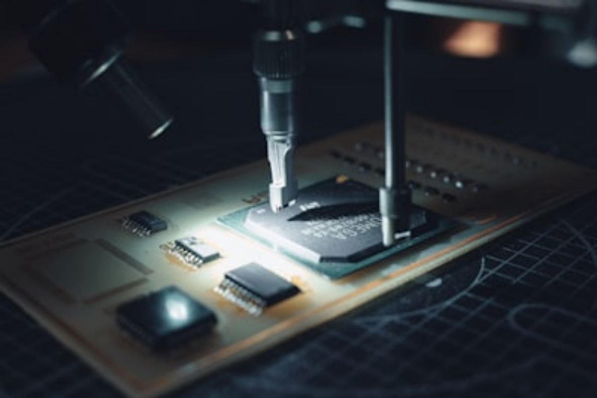 Optical prisms for semiconductor inspection equipment