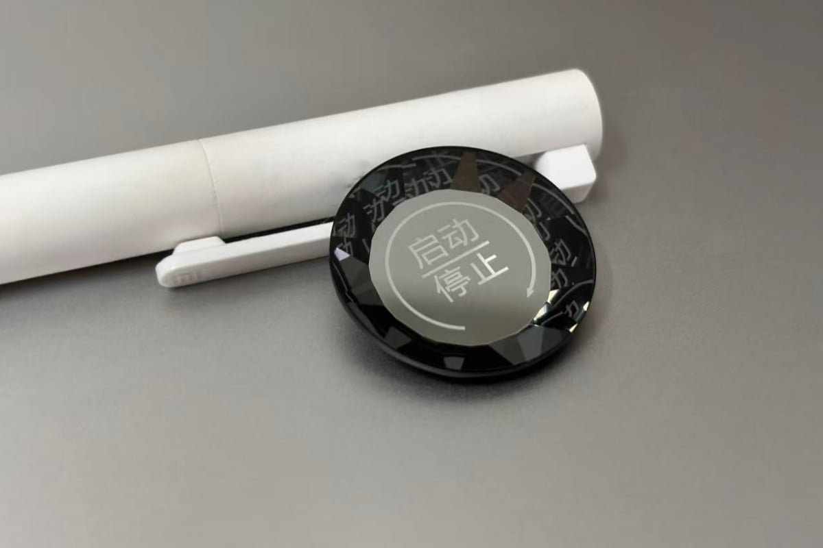 LiDAR sensor cover glass with 905nm and 1550nm wavelength-specific AR coating