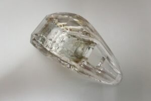 Image from the case study:The Aesthetics Nightmare: Eliminating Surface Ripples and Angular Distortion in Complex Faceted Glass
