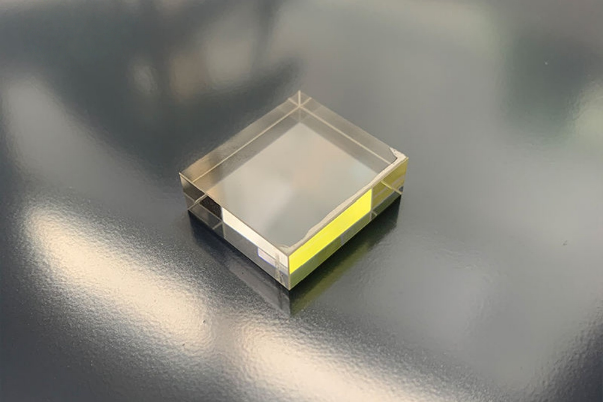 Beamsplitter Prisms -- cube and plate beamsplitters for interferometry