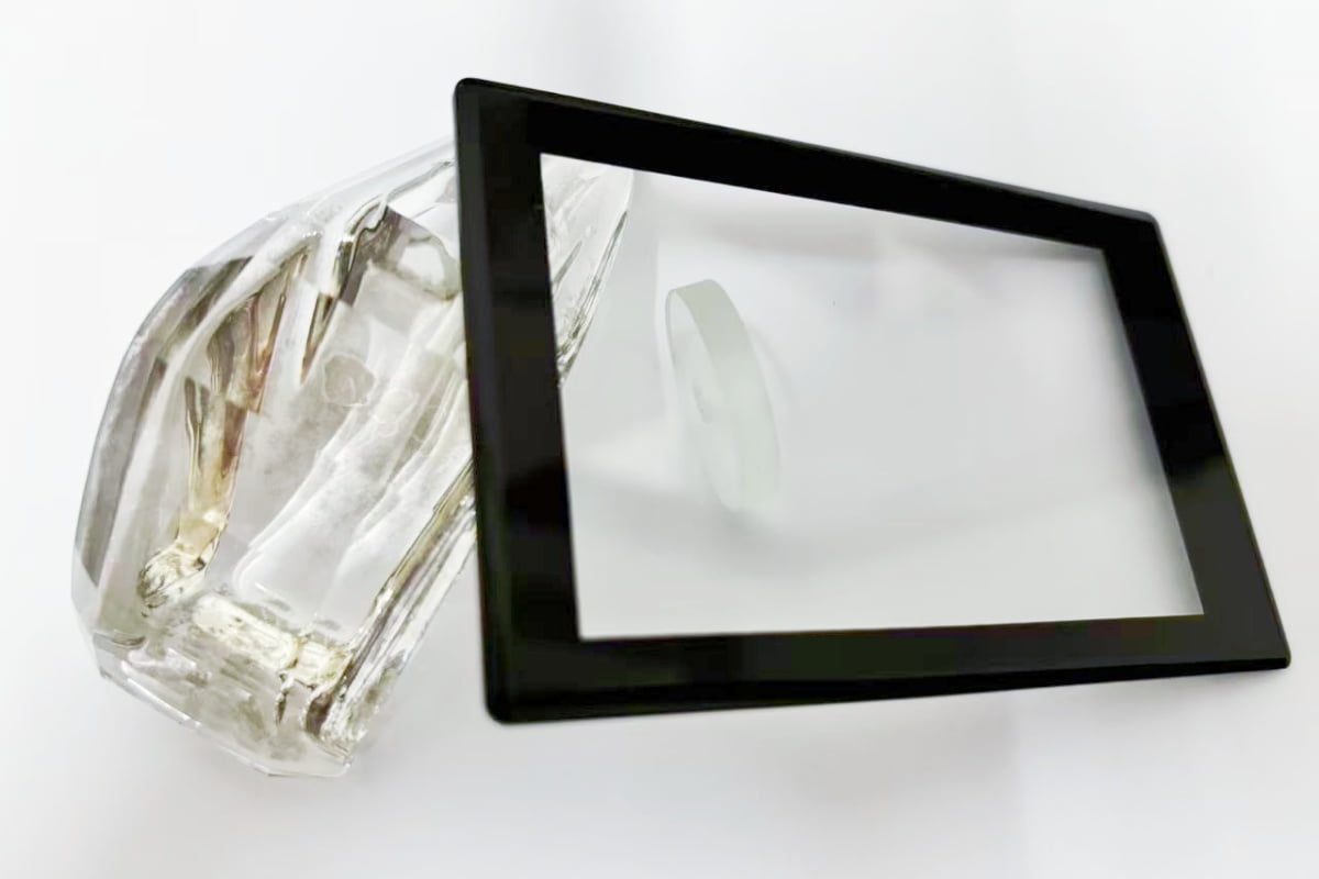 Optical material samples including sapphire, glass and PMMA panels